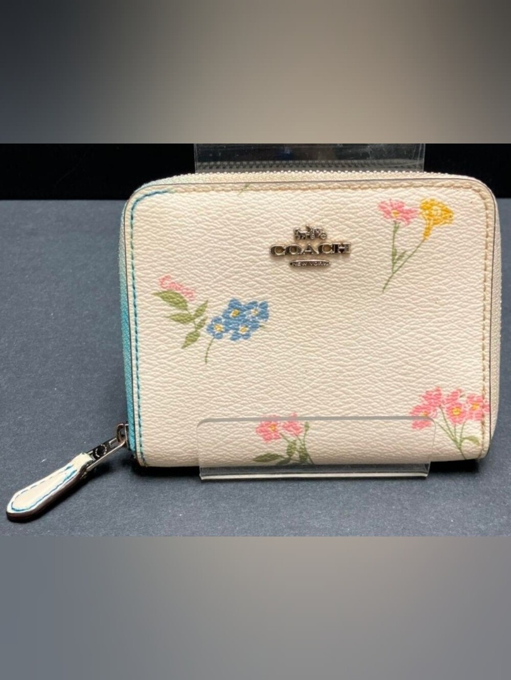Pristine Coach Small Zip-Around Floral Wallet Chalk Multi F73025 + COA EUC